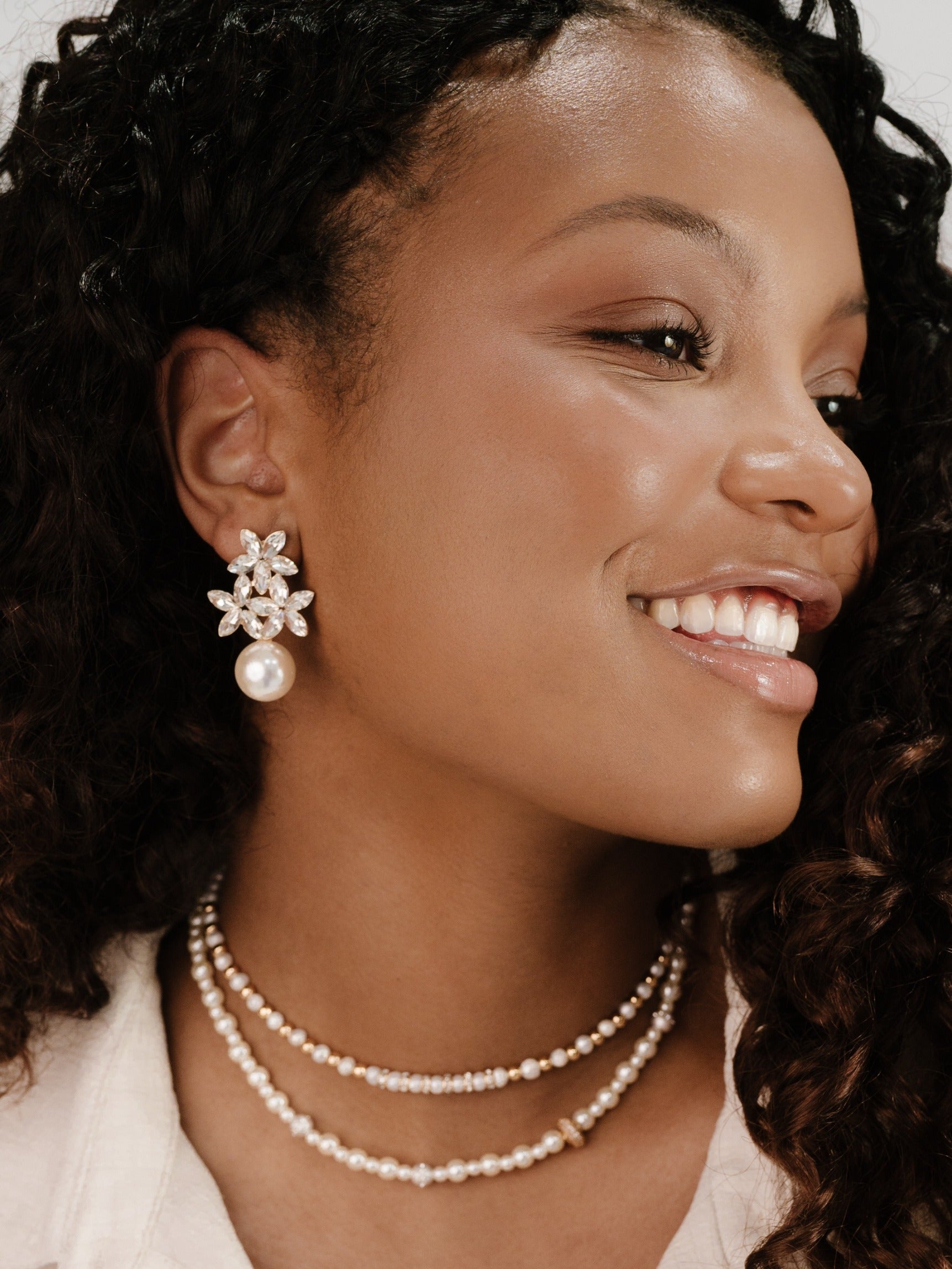 Beautiful and delicate pearl authentic earrings