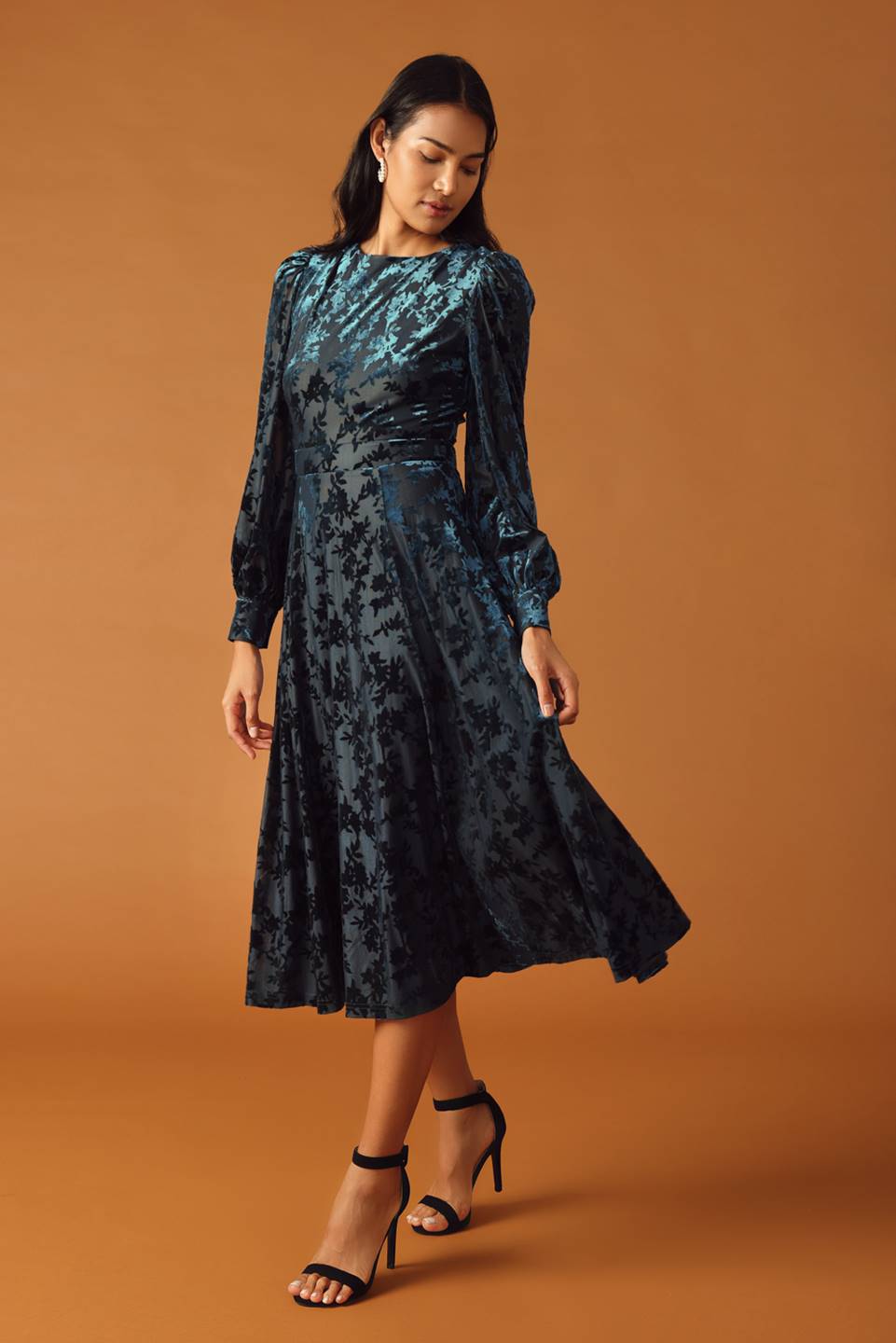 PASSING GLANCES VELVET MIDI DRESS