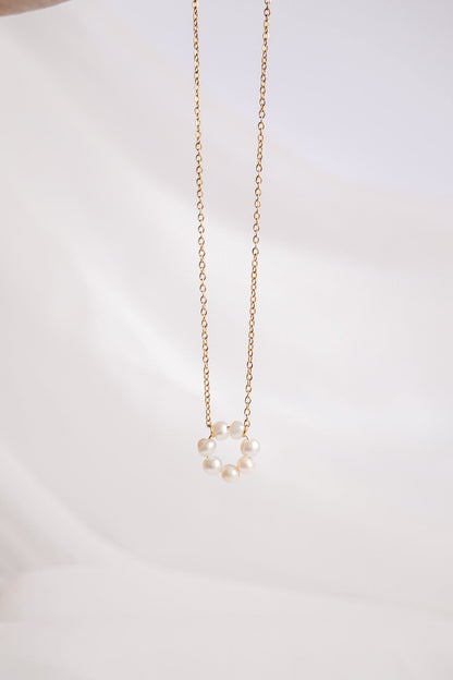 Lucy Necklace in Freshwater Pearl