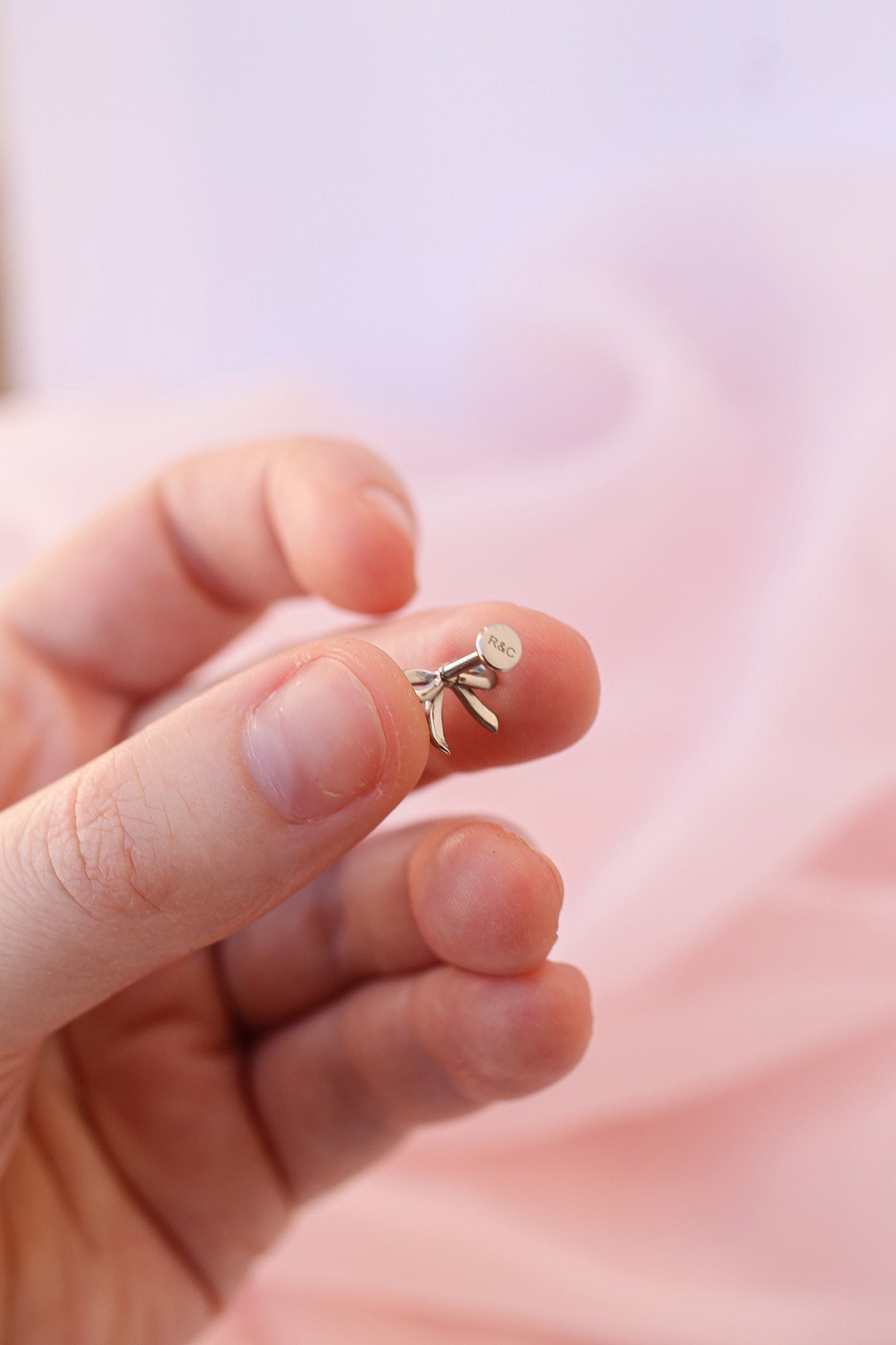 Bow Flat Back Stud in Silver