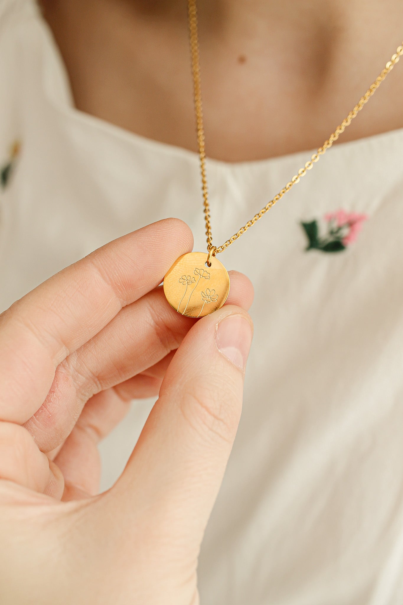 Birth Flower Necklace in Gold