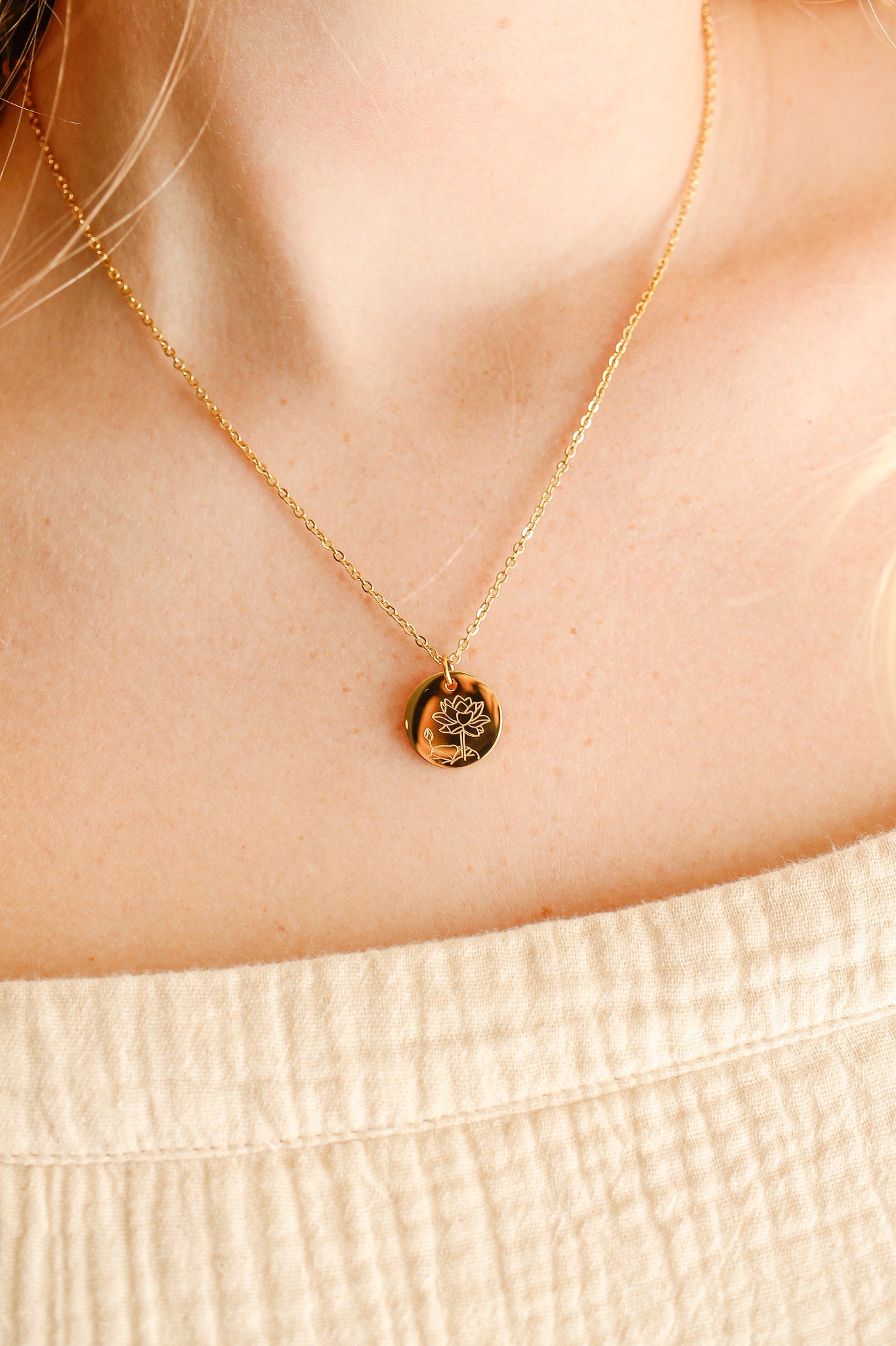 Birth Flower Necklace in Gold