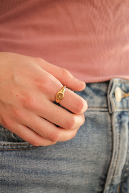 Estelle Ring in Gold