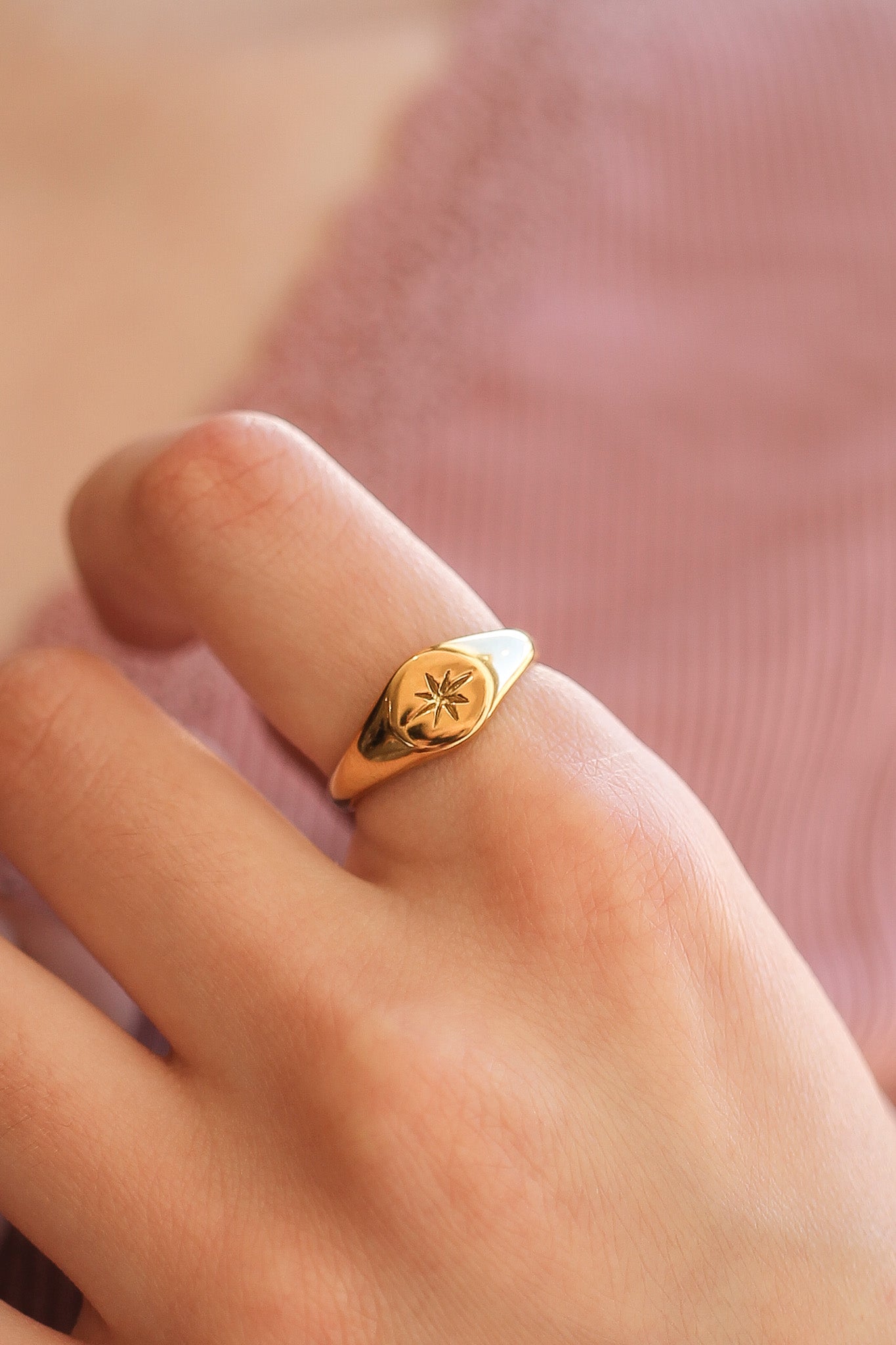 Estelle Ring in Gold