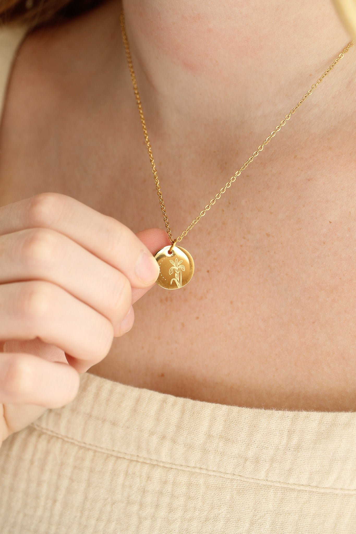 Birth Flower Necklace in Gold