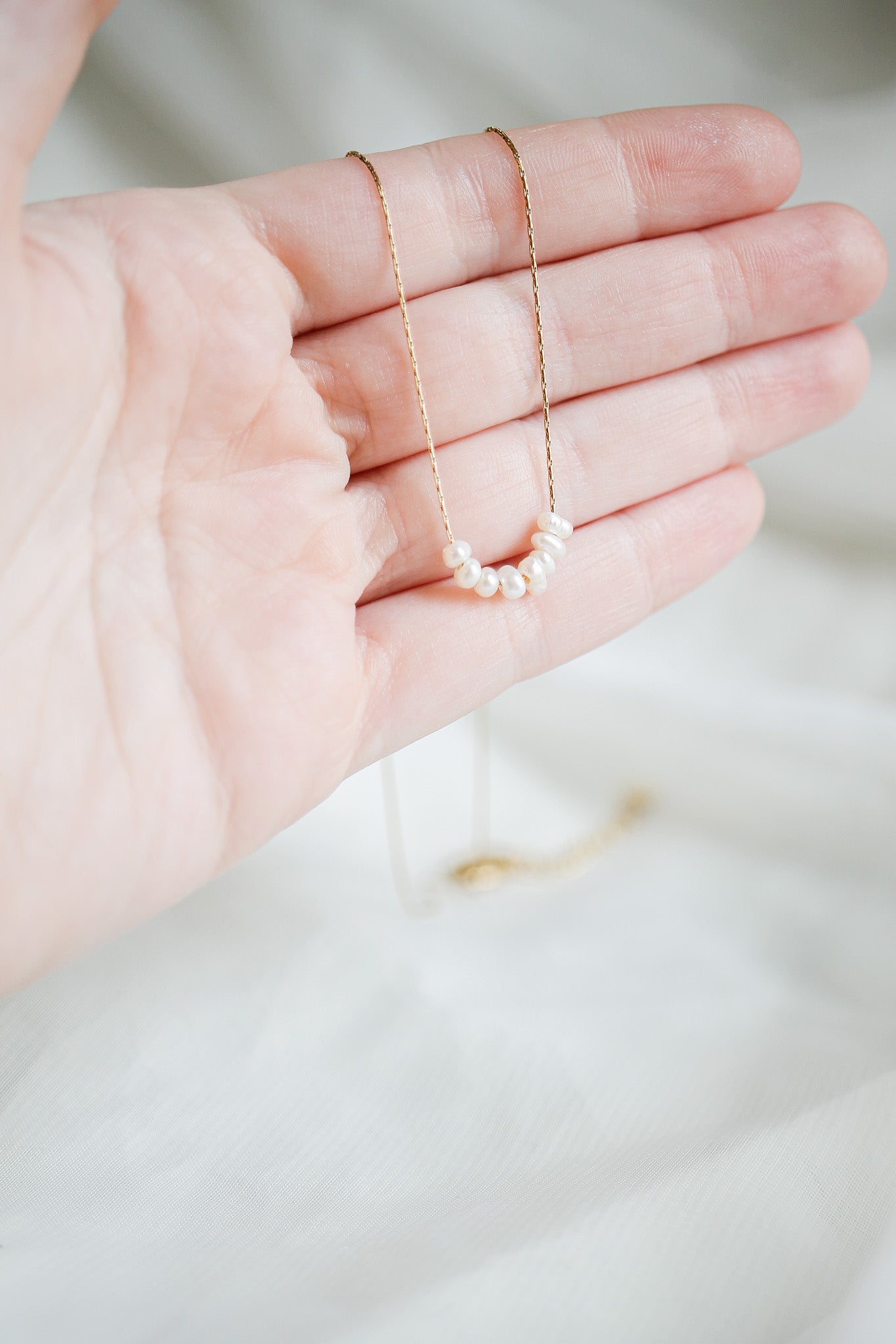 Lorelei Necklace in Dainty Pearl