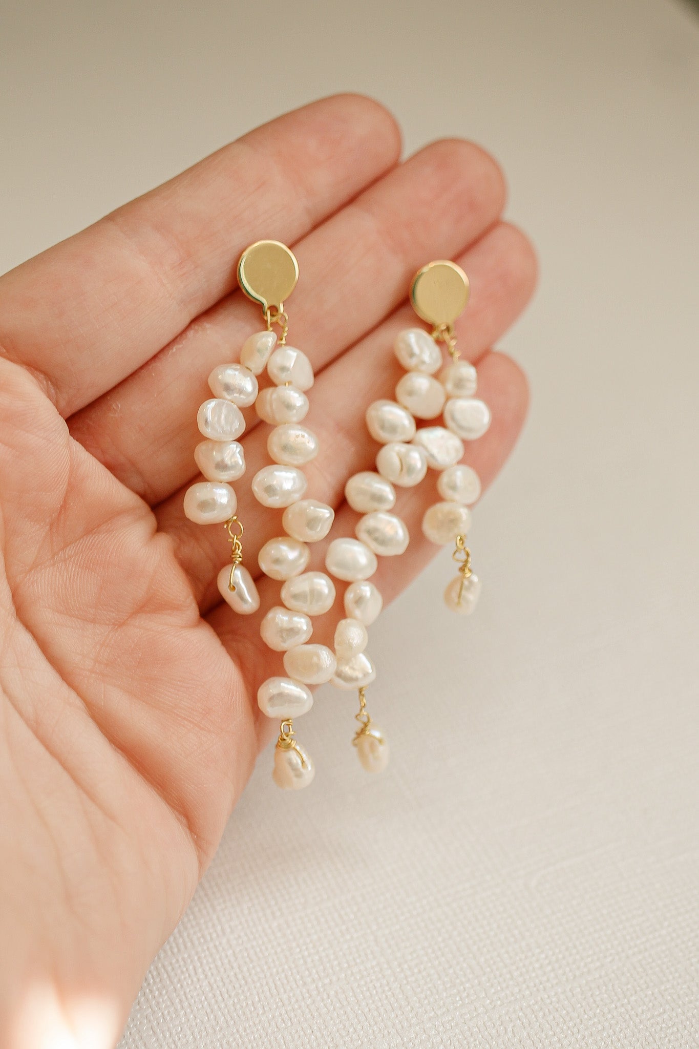 Sutton Dangle in Freshwater Pearl