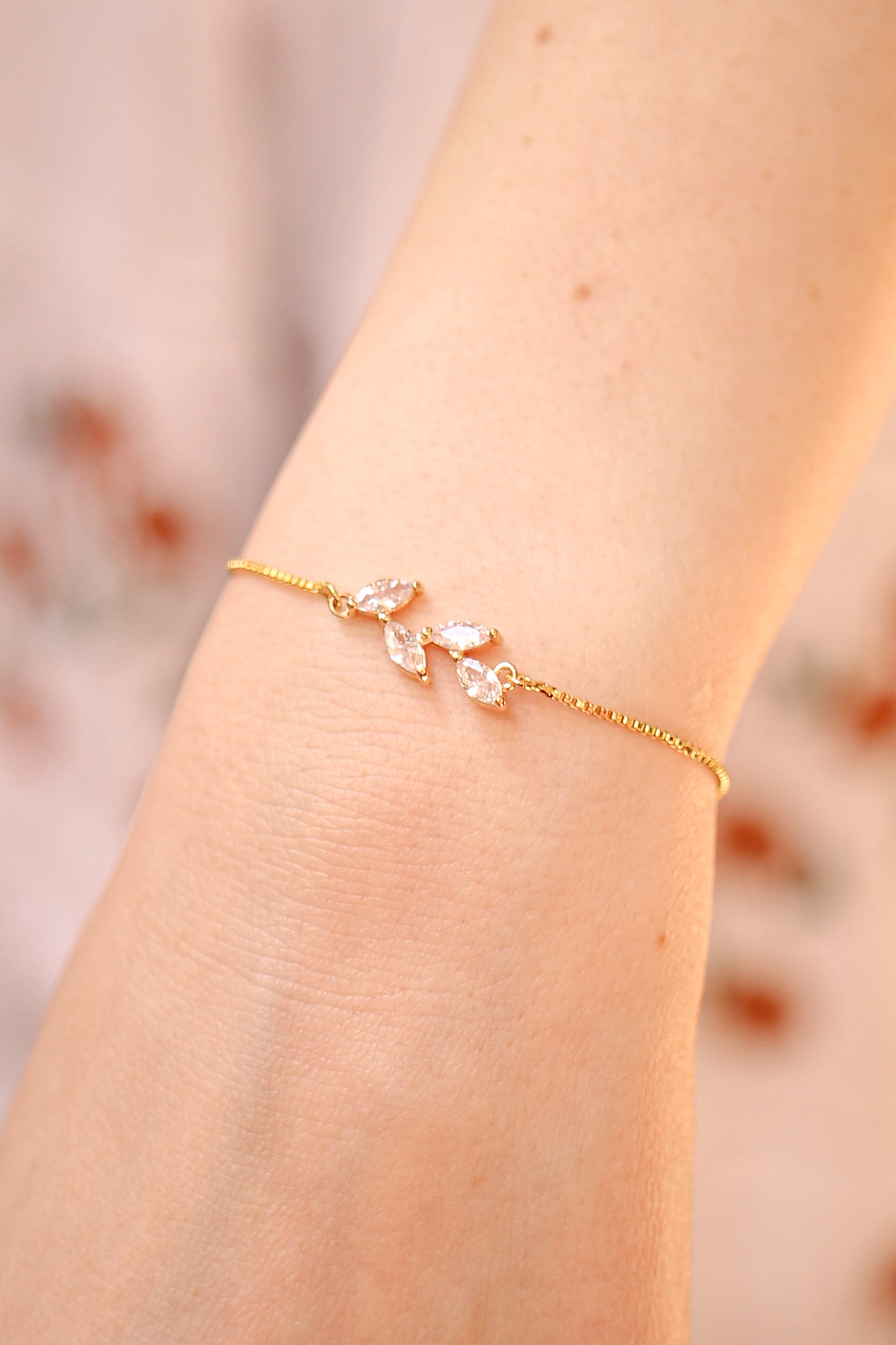 Nora Bracelet in Gold Leaves