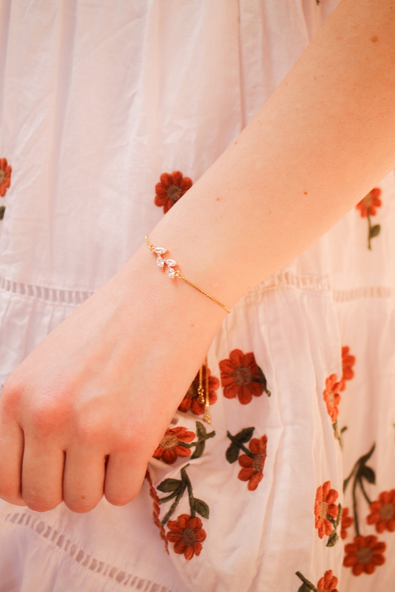 Nora Bracelet in Gold Leaves