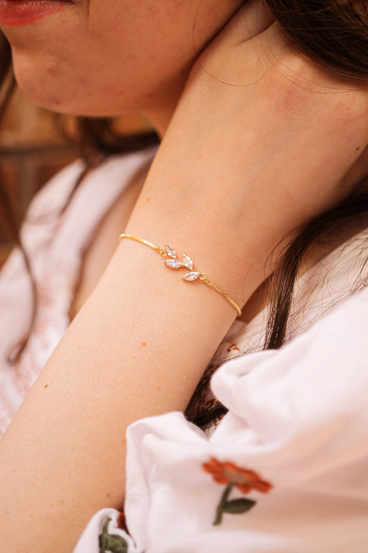 Nora Bracelet in Gold Leaves