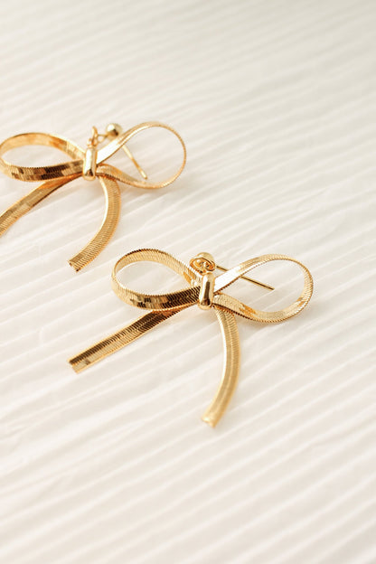 Lauren Bow Dangle in Gold