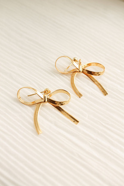 Lauren Bow Dangle in Gold