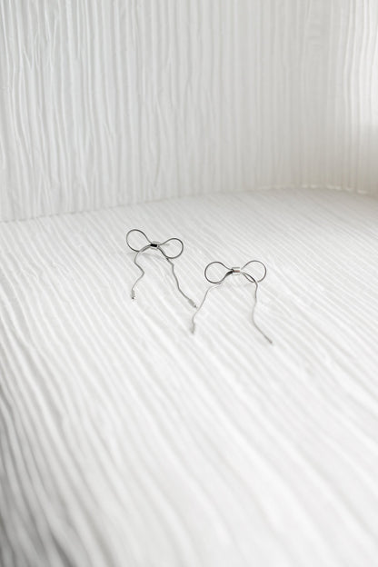 Lizzie Bow Earring in Silver