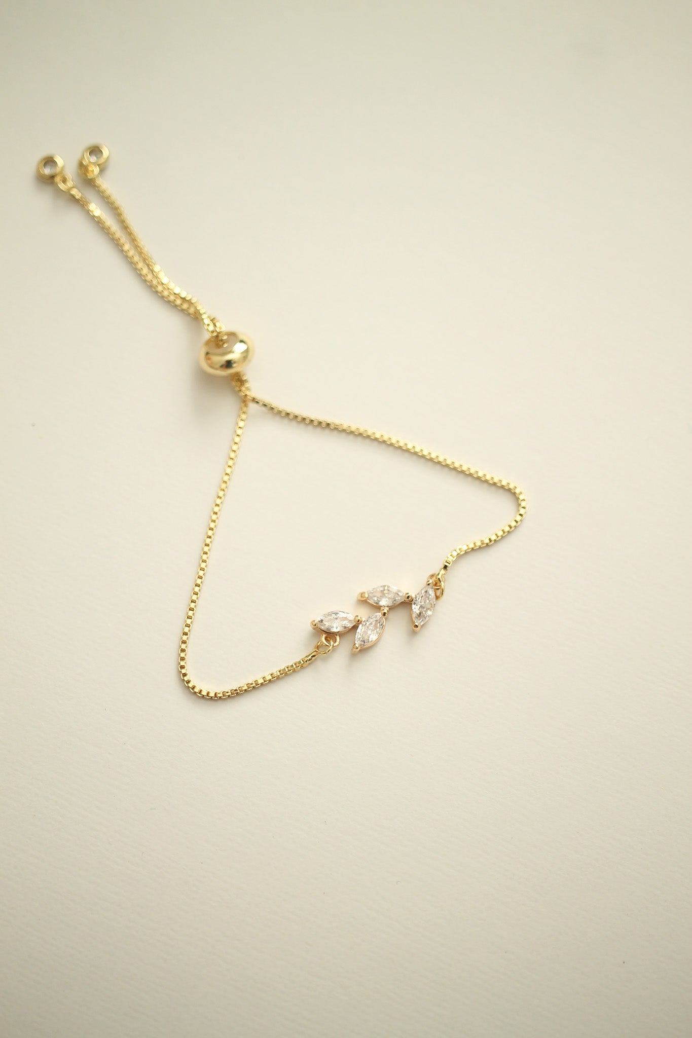 Nora Bracelet in Gold Leaves