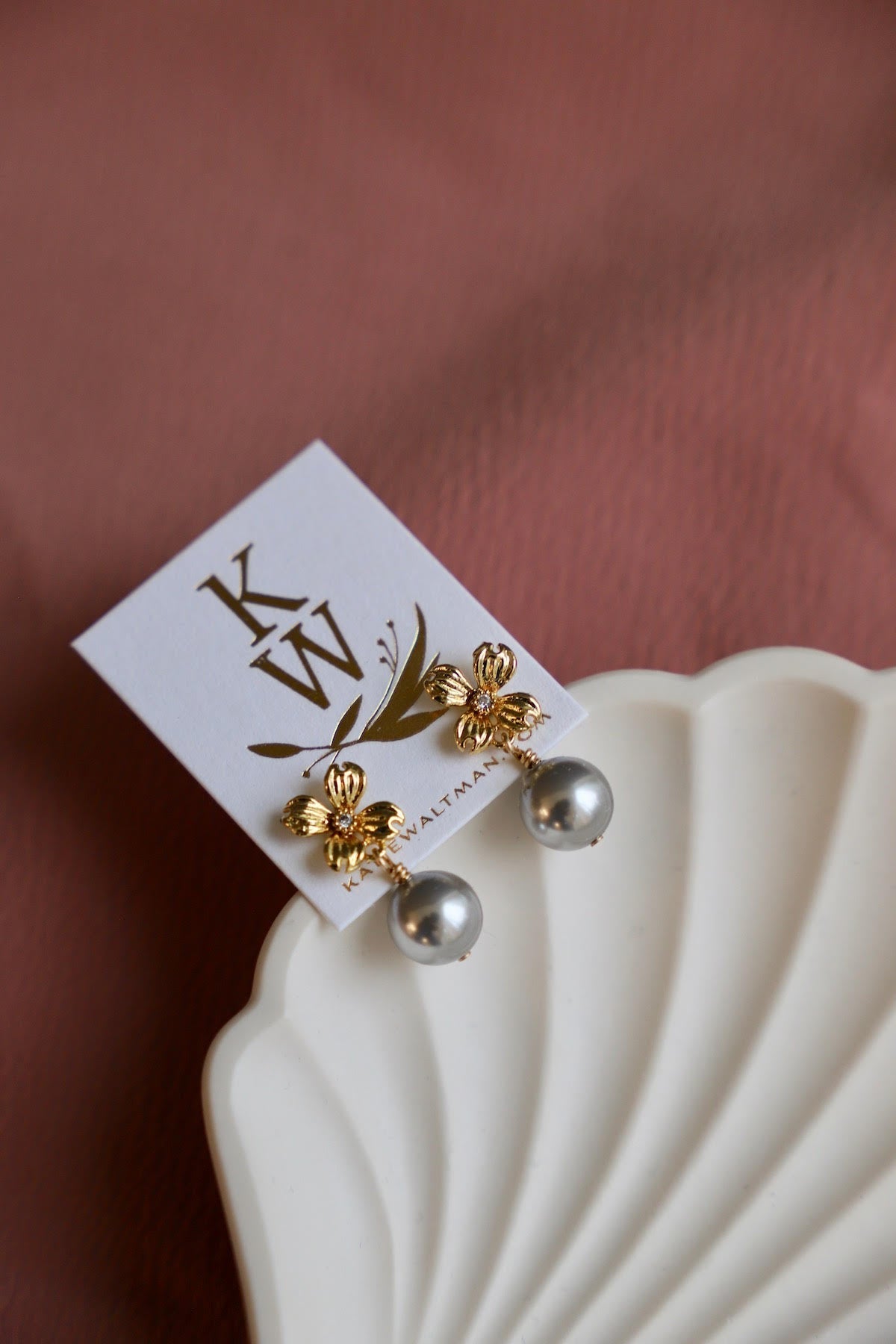 PRIMROSE PEARL EARRINGS